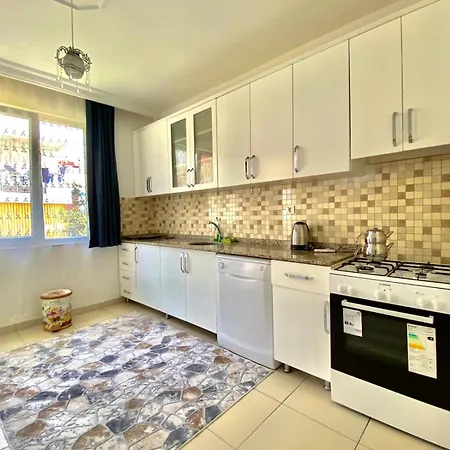 Апартаменты Konyaalti Furkan Family Анталья